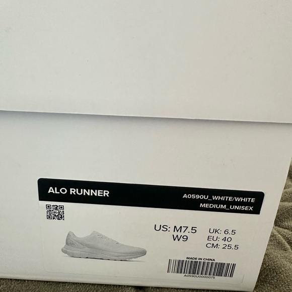 ALO Runners - Brand New - Picture 3 of 5